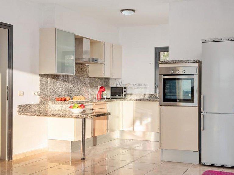 Town House for Sale in Costa Adeje, Tenerife, España 11