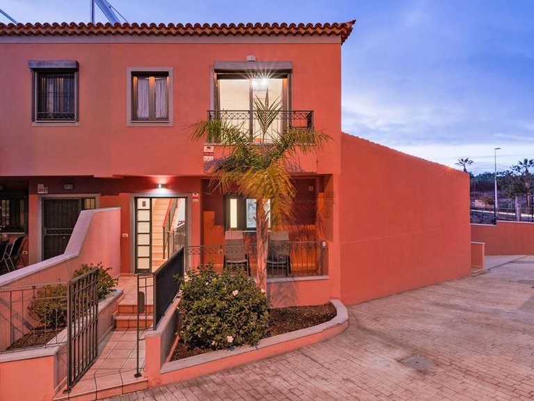 Town House for Sale in Costa Adeje, Tenerife, España 30