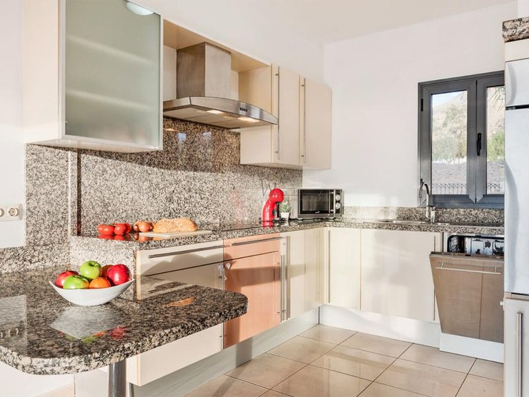 Town House for Sale in Costa Adeje, Tenerife, España 12