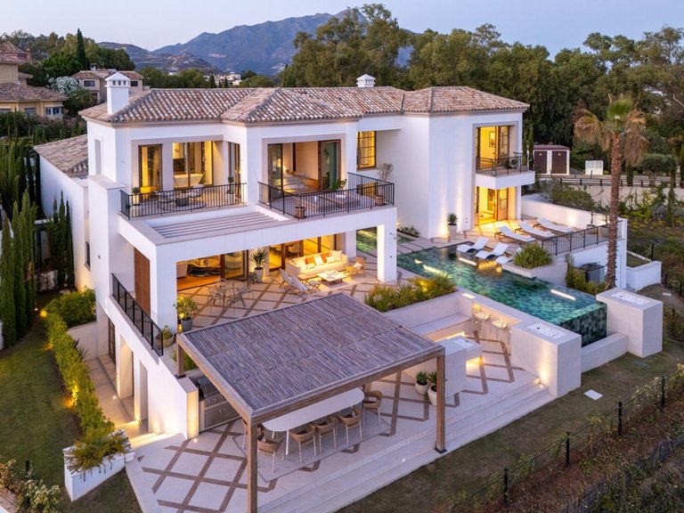 Villa for Sale in Benahavís, Malaga 34
