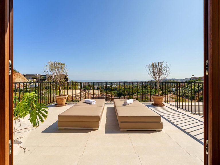 Villa for Sale in Benahavís, Malaga 24