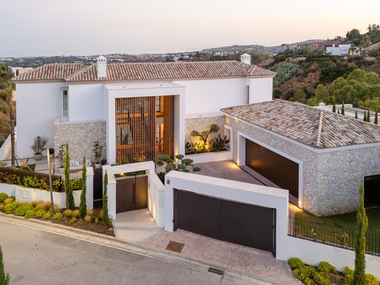 Villa for Sale in Benahavís, Malaga 3
