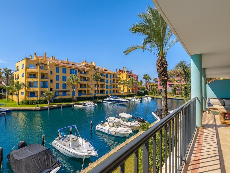 Apartment for Sale in San Roque, Cadiz 1