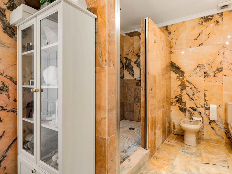 Apartment for Sale in Marbella, Malaga 25