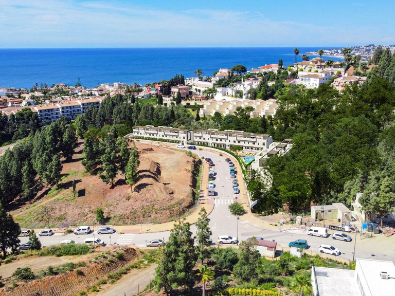 Town House for Sale in Las Lagunas, Malaga 16