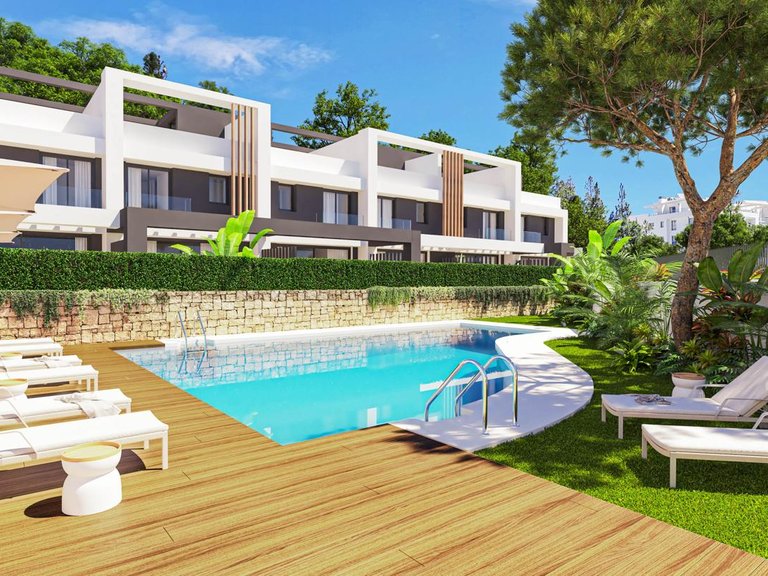 Town House for Sale in Las Lagunas, Malaga 3