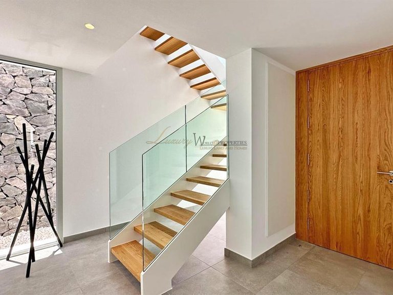 Villa for Sale in Rocabella, Tenerife, España 31