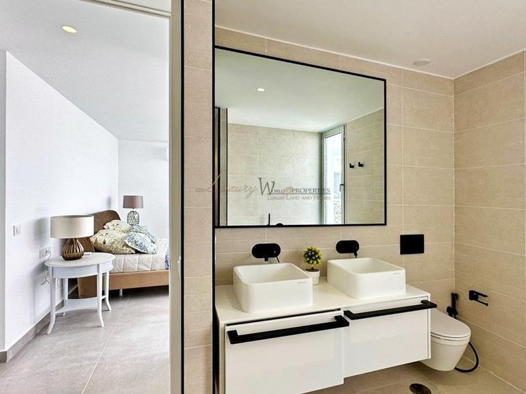 Villa for Sale in Rocabella, Tenerife, España 16