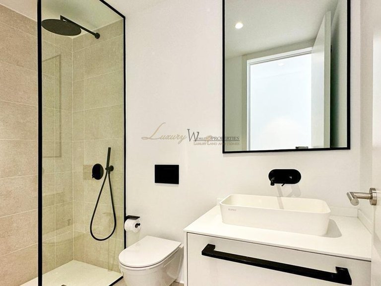 Villa for Sale in Rocabella, Tenerife, España 30