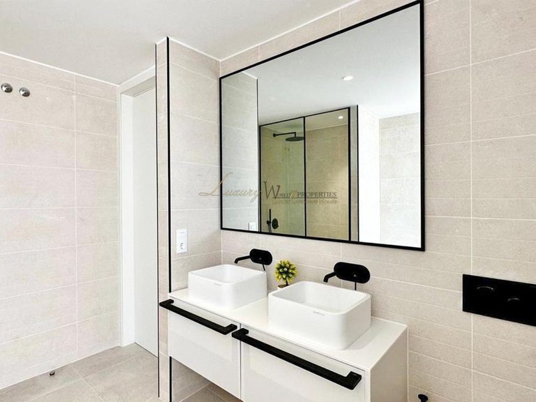 Villa for Sale in Rocabella, Tenerife, España 18