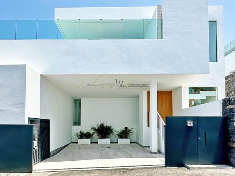 Villa for Sale in Rocabella, Tenerife, España 35