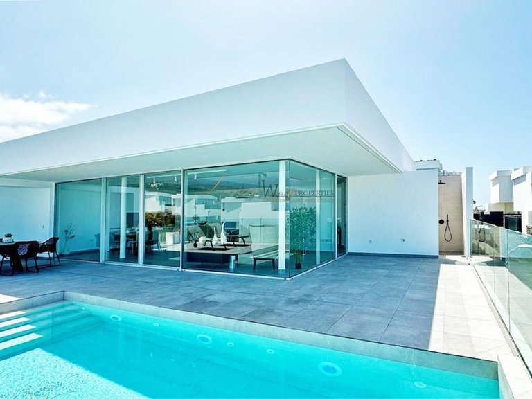 Villa for Sale in Rocabella, Tenerife, España 1