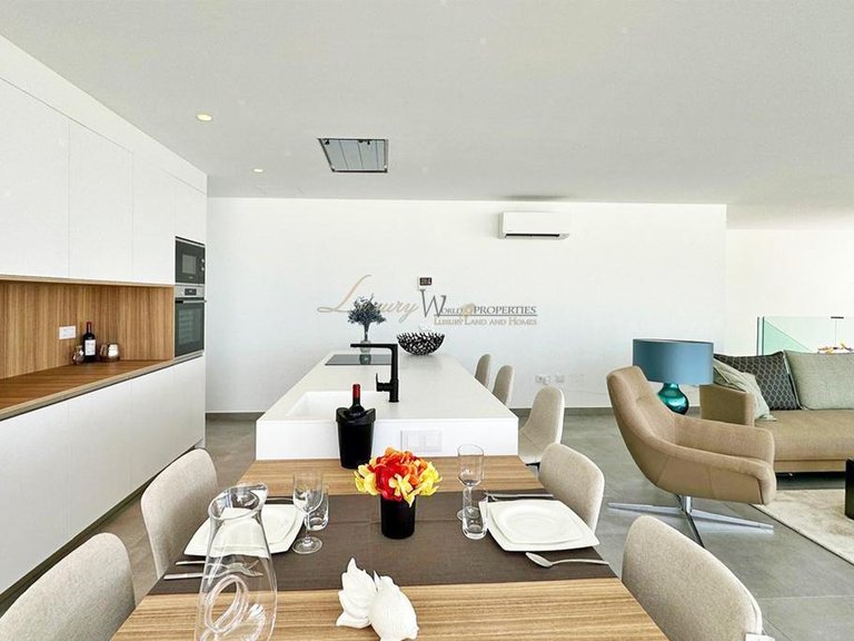 Villa for Sale in Rocabella, Tenerife, España 11