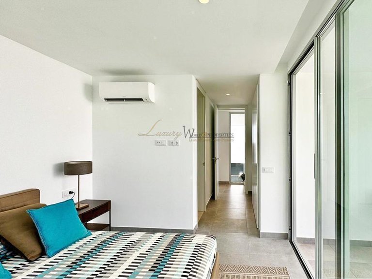 Villa for Sale in Rocabella, Tenerife, España 21