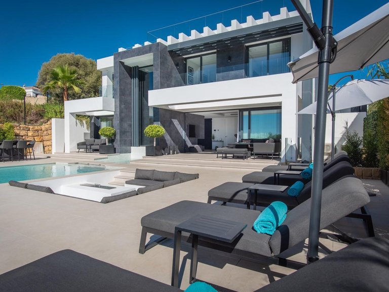 Villa for Sale in La Gaspara, Malaga 1