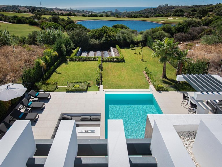 Villa for Sale in La Gaspara, Malaga 25