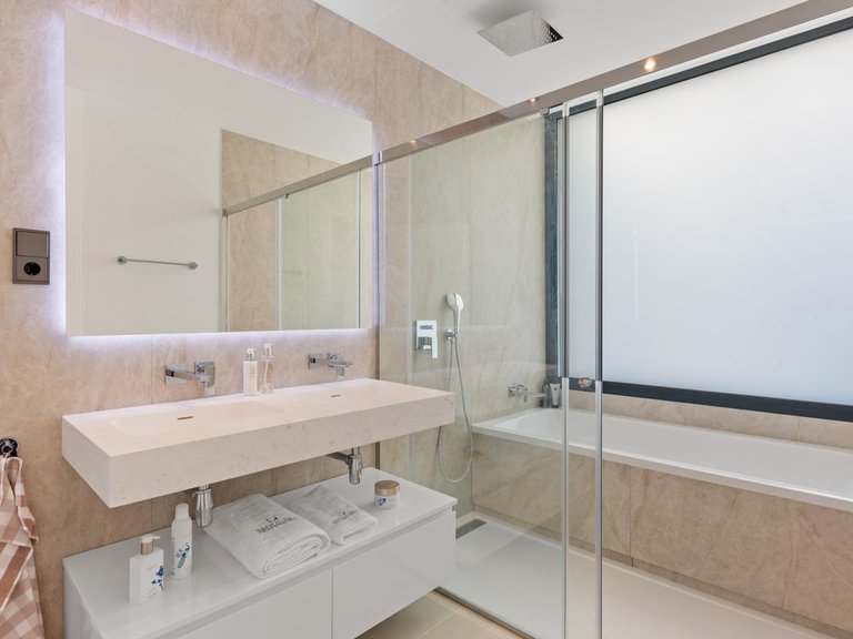 Villa for Sale in Marbella, Malaga 11