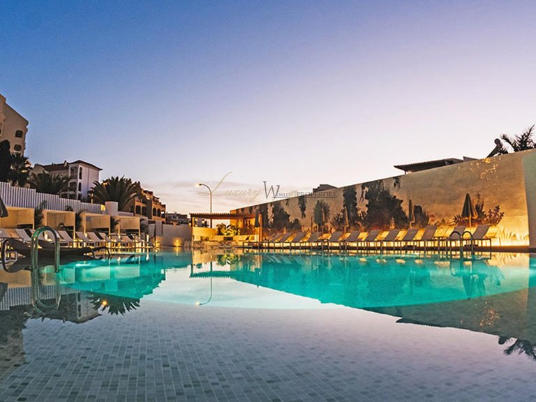 Apartment for Sale in Los Cristianos, Tenerife, España 2