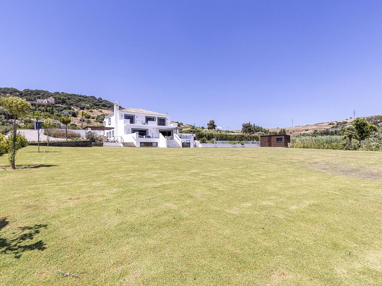 Villa for Sale in Buenas Noches, Malaga 35