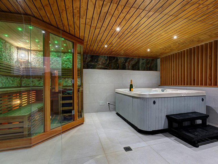 Villa for Sale in Buenas Noches, Malaga 40