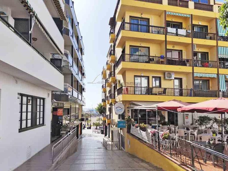 Apartment for Sale in Los Cristianos, Tenerife, España 18
