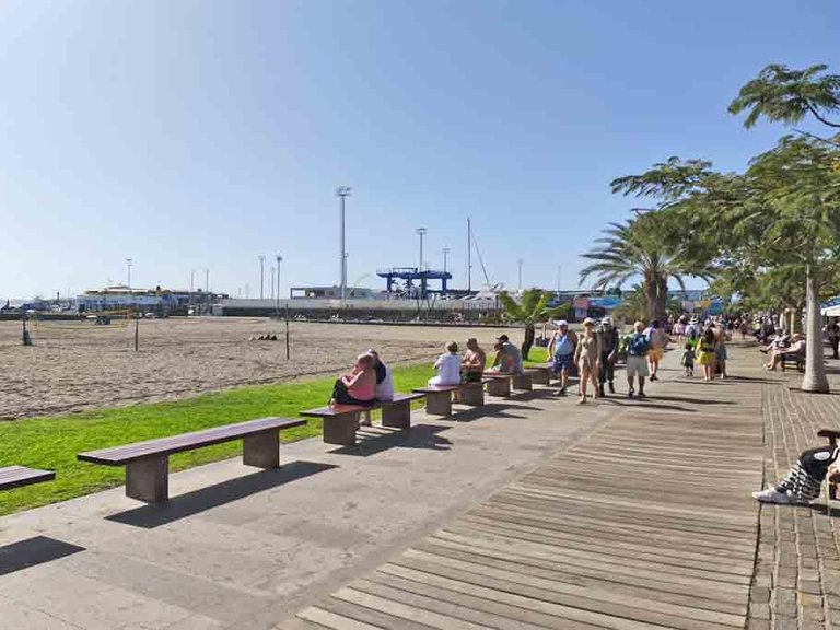 Apartment for Sale in Los Cristianos, Tenerife, España 20