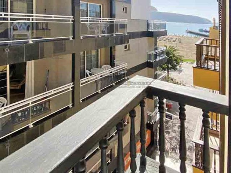 Apartment for Sale in Los Cristianos, Tenerife, España 7