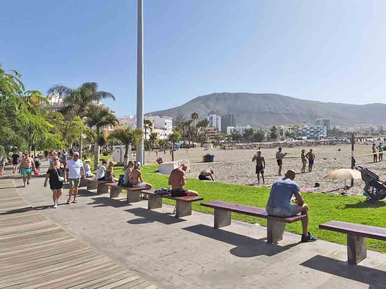 Apartment for Sale in Los Cristianos, Tenerife, España 23