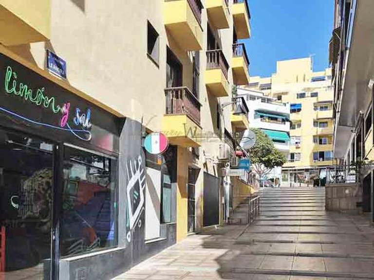 Apartment for Sale in Los Cristianos, Tenerife, España 17