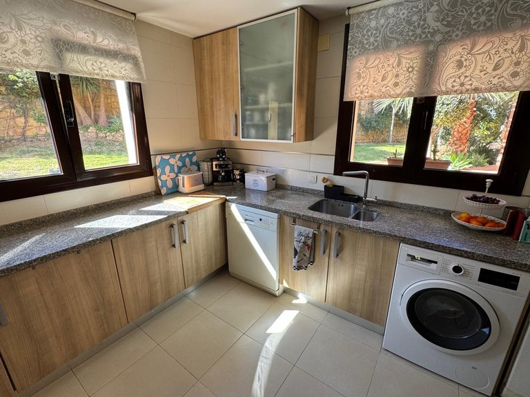 Villa for Sale in Estepona, Malaga 19