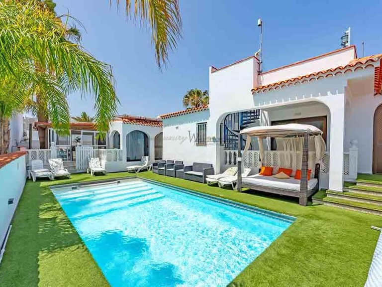 Villa for Sale in Amarilla Golf, Tenerife, España 5