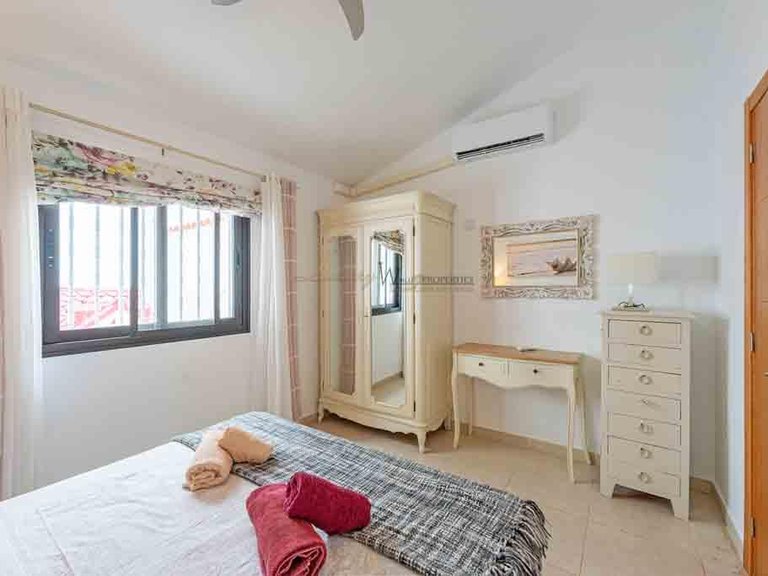 Villa for Sale in Amarilla Golf, Tenerife, España 43