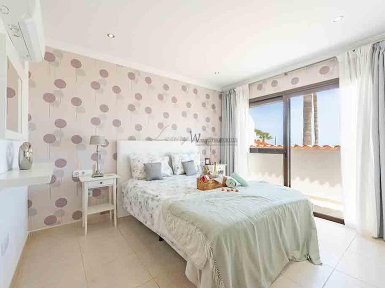 Villa for Sale in Amarilla Golf, Tenerife, España 48