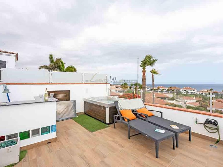 Villa for Sale in Amarilla Golf, Tenerife, España 28