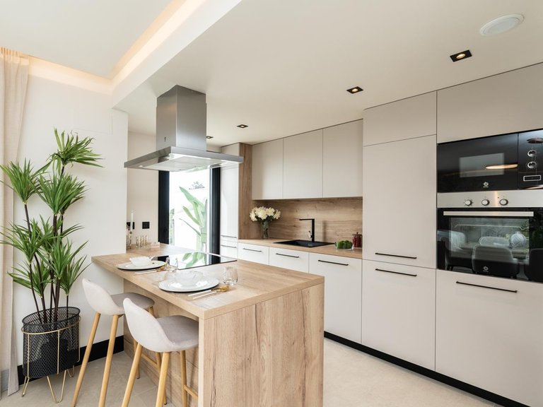 Penthouse for Sale in Marbella, Malaga 18