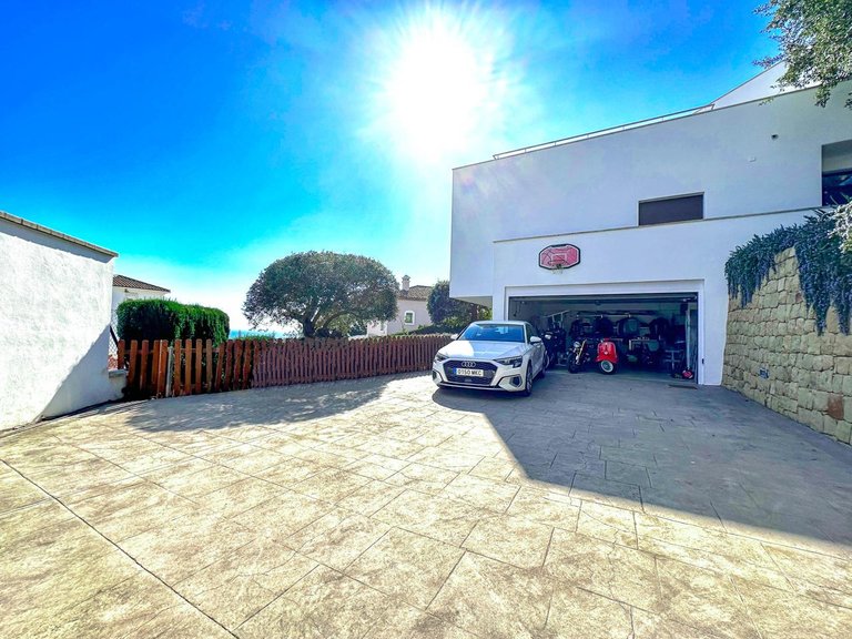 Villa for Sale in Sotogrande, Cadiz 25