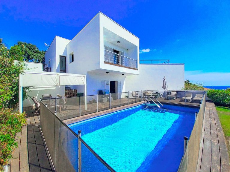 Villa for Sale in Sotogrande, Cadiz 1