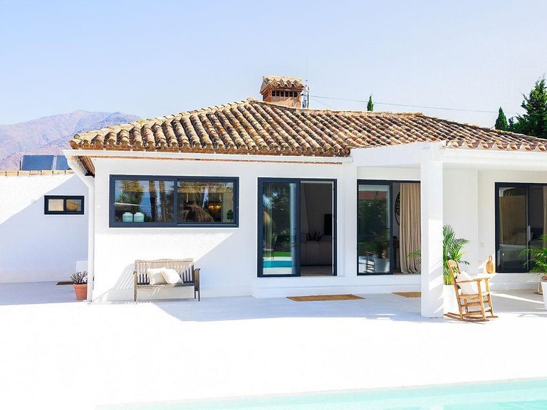 Villa for Sale in Estepona, Malaga 34