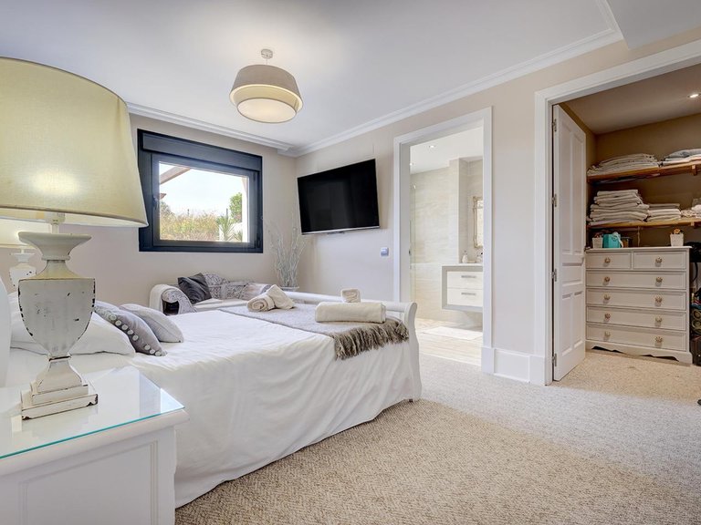 Villa for Sale in Casares, Malaga 23