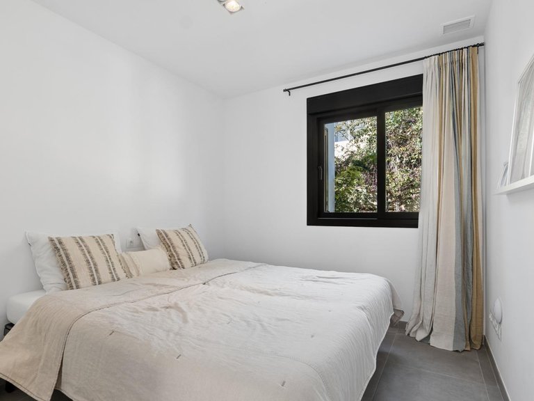 Villa for Sale in Estepona, Malaga 28