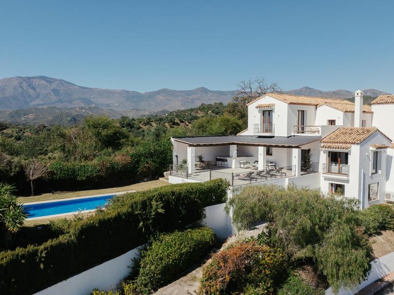 Villa for Sale in Resinera Voladilla, Malaga 1