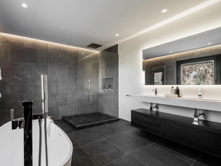 Villa for Sale in Resinera Voladilla, Malaga 30