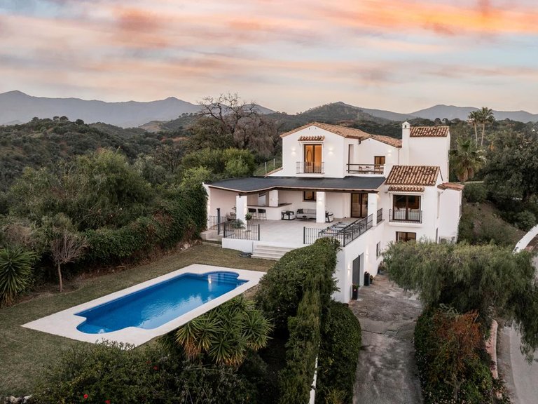 Villa for Sale in Resinera Voladilla, Malaga 37