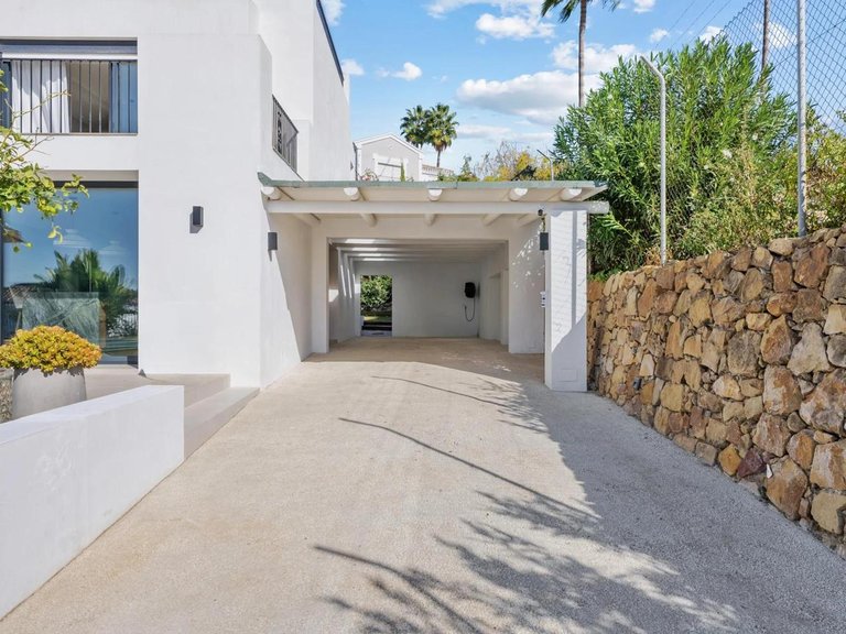 Villa for Sale in Marbella, Malaga 30