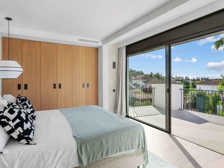 Villa for Sale in Marbella, Malaga 12