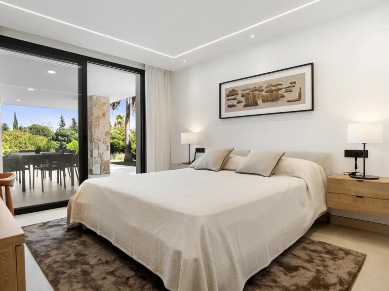 Villa for Sale in Marbella, Malaga 16