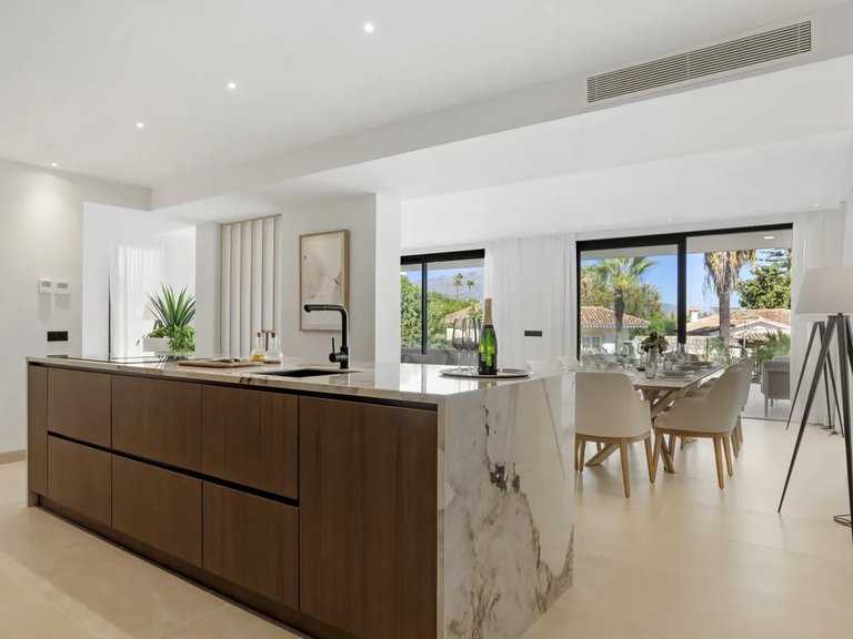 Villa for Sale in Marbella, Malaga 29