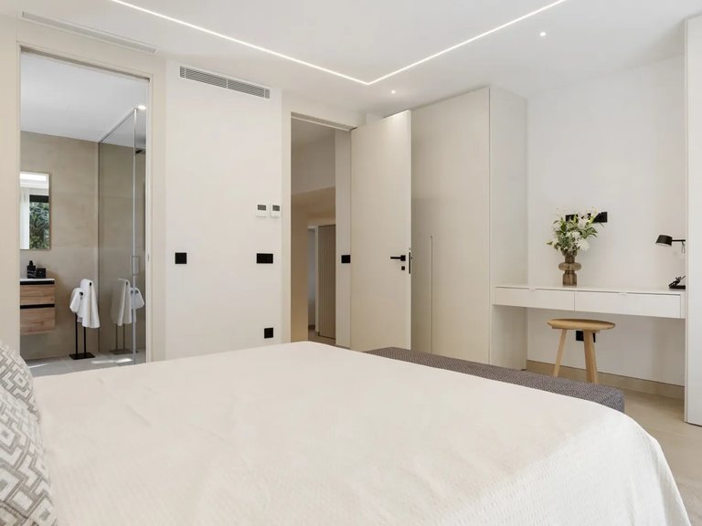 Villa for Sale in Marbella, Malaga 12