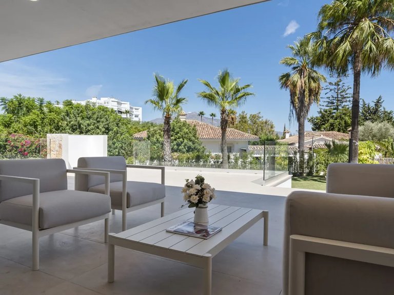 Villa for Sale in Marbella, Malaga 44