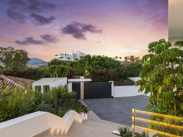 Villa for Sale in Marbella, Malaga 48